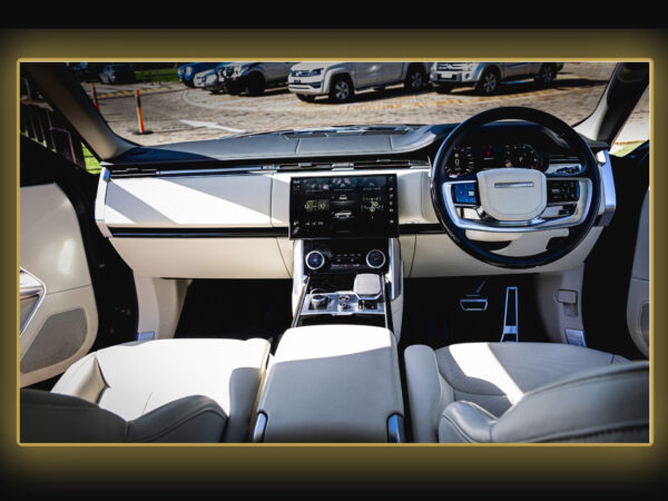 Range Rover Vogue MY23 Hire Gold Coast, Byron Bay & Brisbane