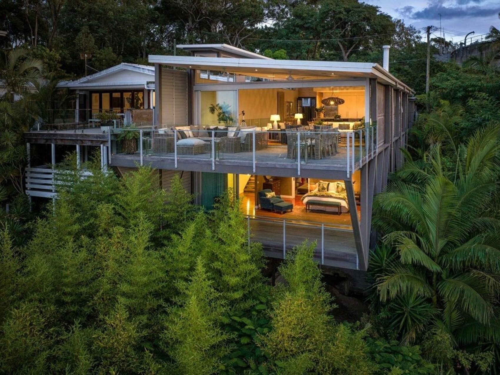 The Luxury Burleigh House & Car Hire Package Gold Coast