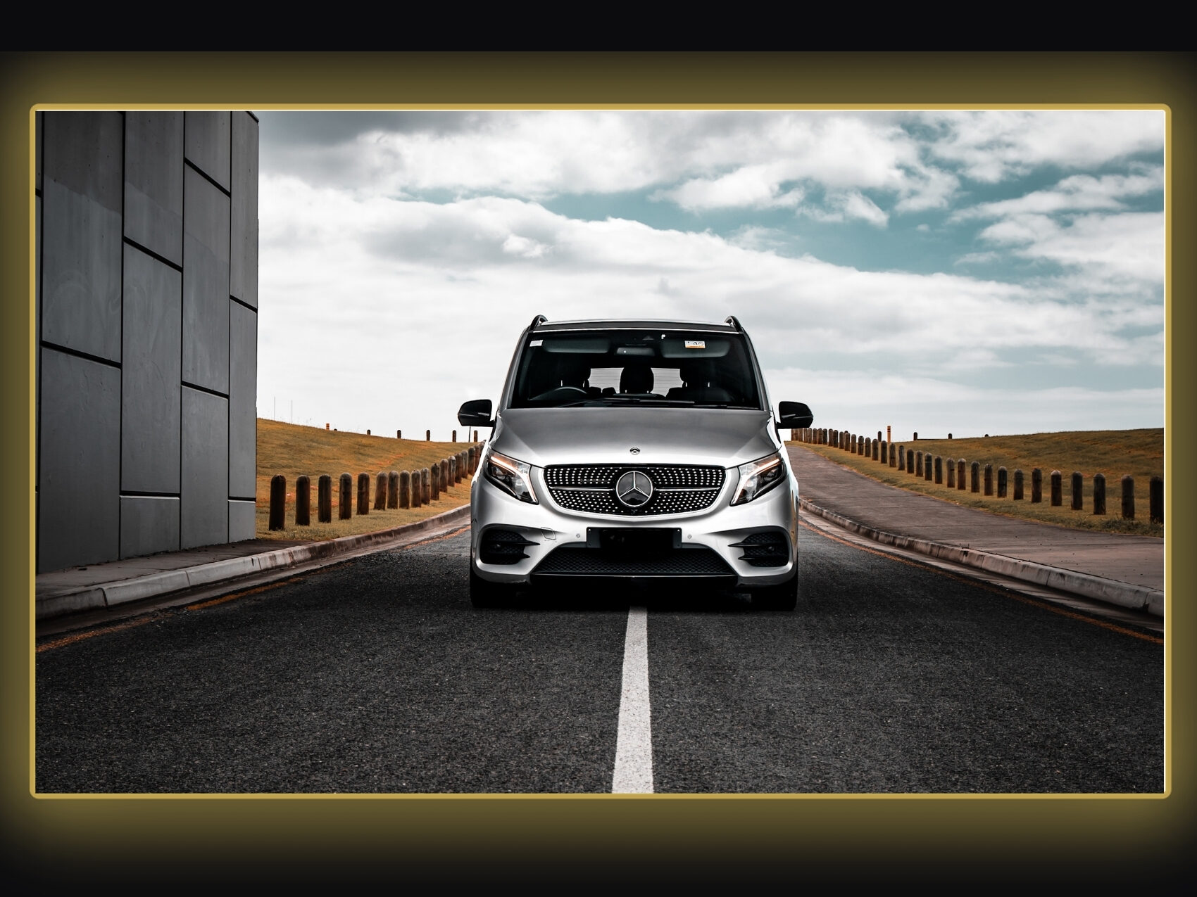 Mercedes V250 8 Seat Car Hire Gold Coast Brisbane Byron Bay Sunshine Coast