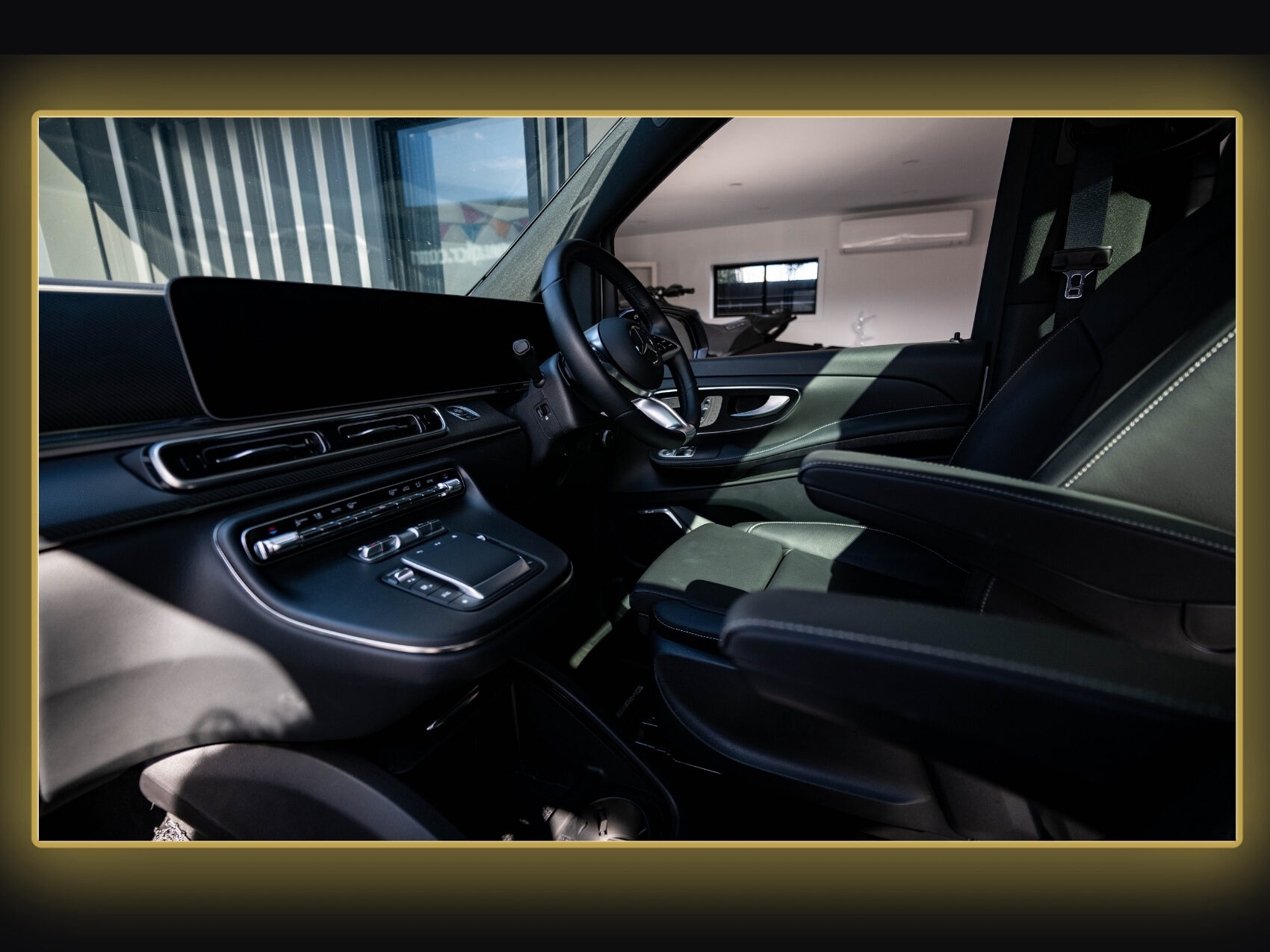 Mercedes V300 AMG 8 Seat Car Hire Gold Coast Brisbane Byron Bay Sunshine Coast