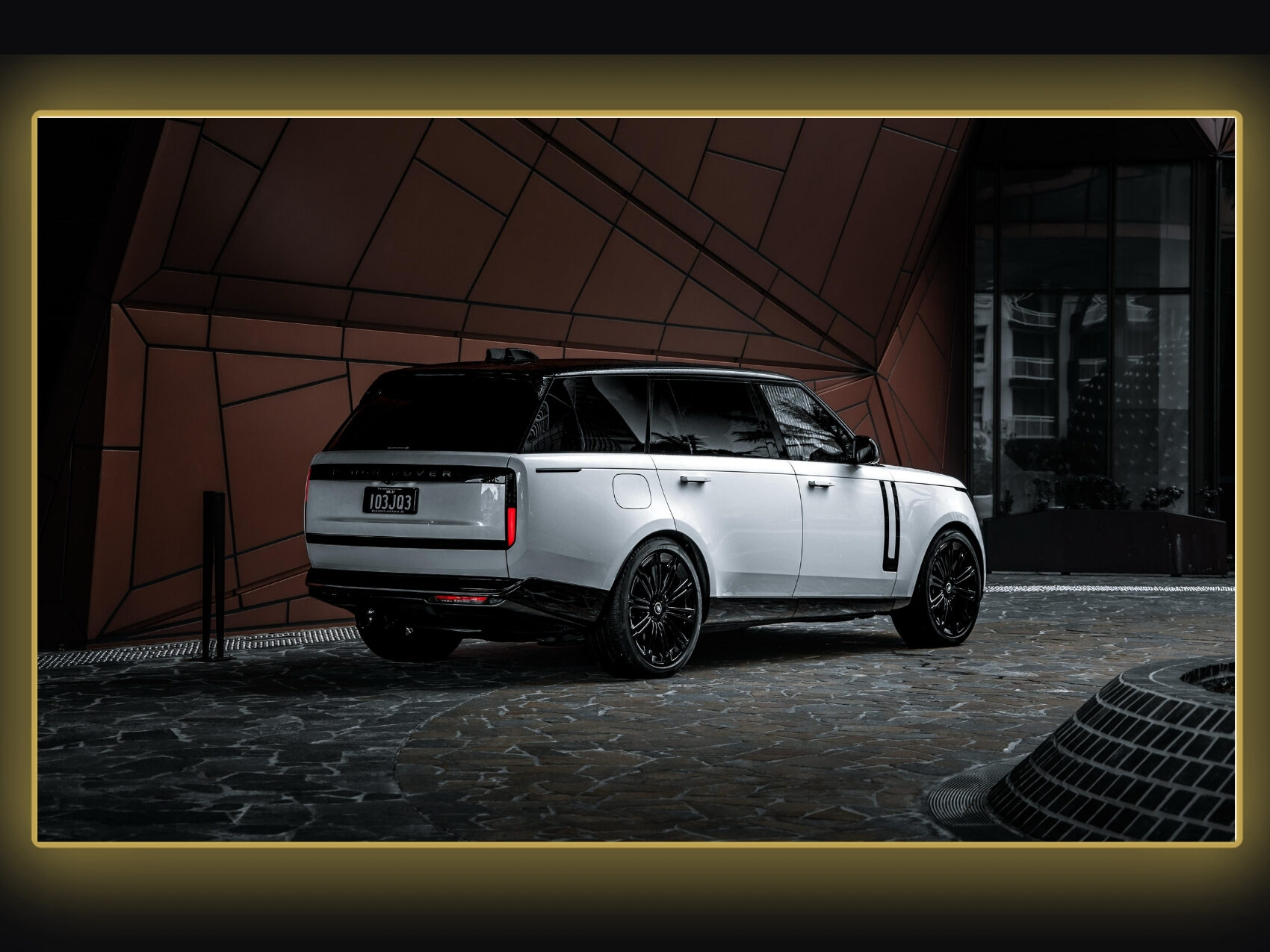 Range Rover Vogue 7 Seat MY24 Hire Gold Coast, Byron Bay & Brisbane