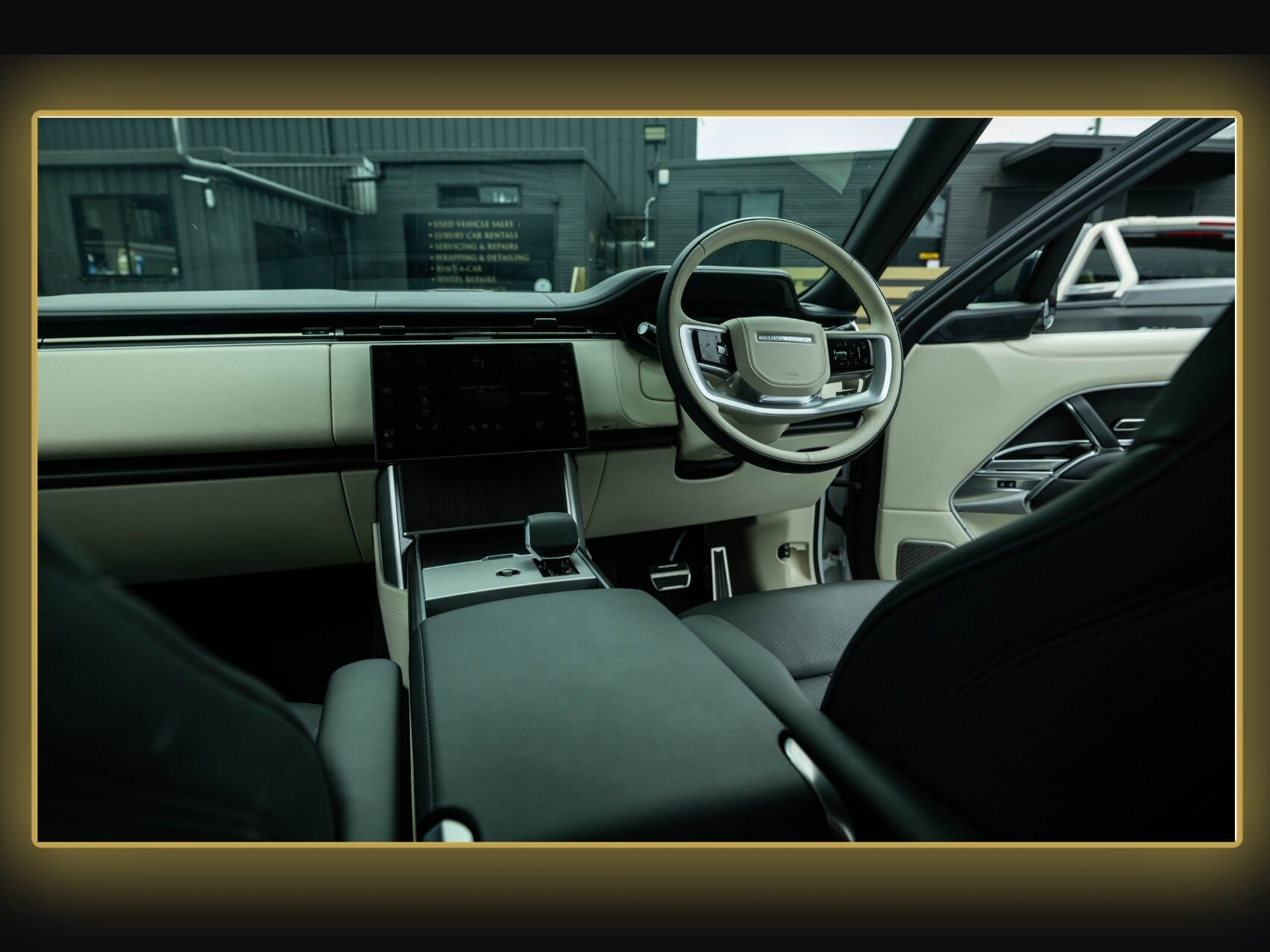 Range Rover Vogue 7 Seat MY24 Hire Gold Coast, Byron Bay & Brisbane